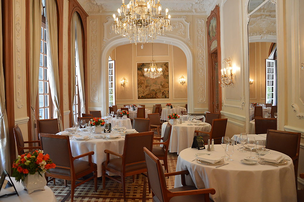 Restaurante Principal at The University Club of Mexico, candlelit historic dining room